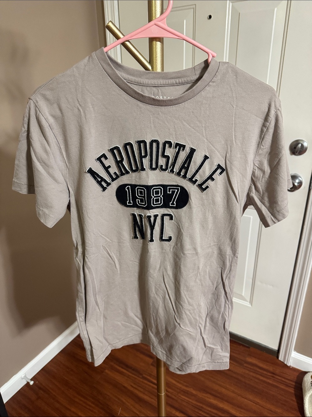 Aeropostale Beige Graphic Tee with Black '1987 NYC' Logo